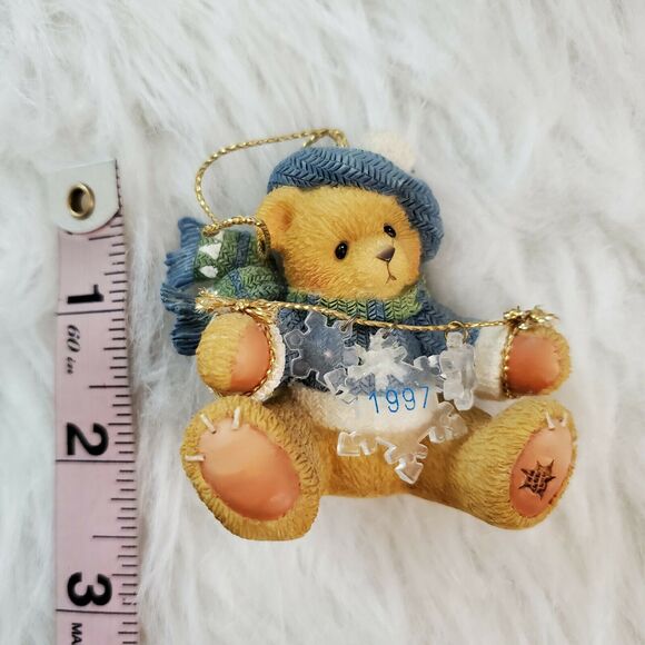 1997 CHERISHED TEDDIES BEAR W/SNOW FLAKES ORNAMENT - Picture 6 of 6